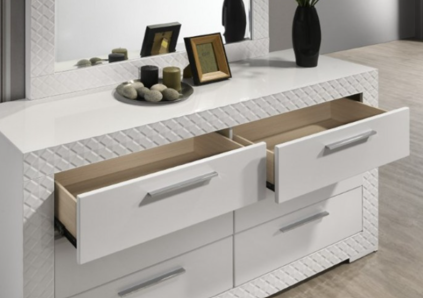 WHIT - DRESSER
